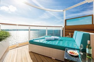 große Liege auf dem Sonnendeck