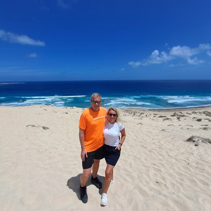 Paar am Strand von Kap Verde
